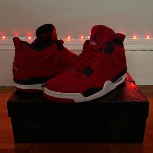Jordan 4 ” FIBA’s “